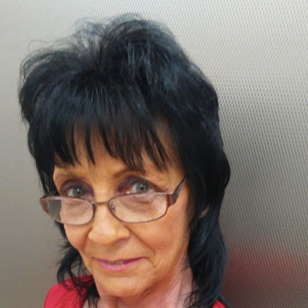 Meet your Posher, Deborah